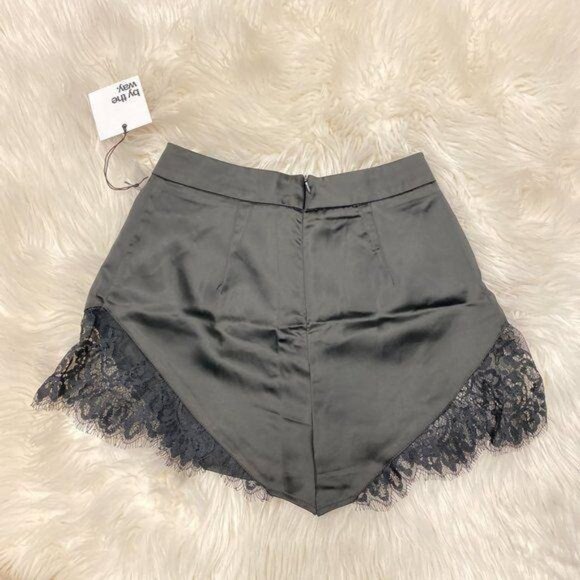 by the way Ophelia Lace Trim Shorts - Picture 6 of 8